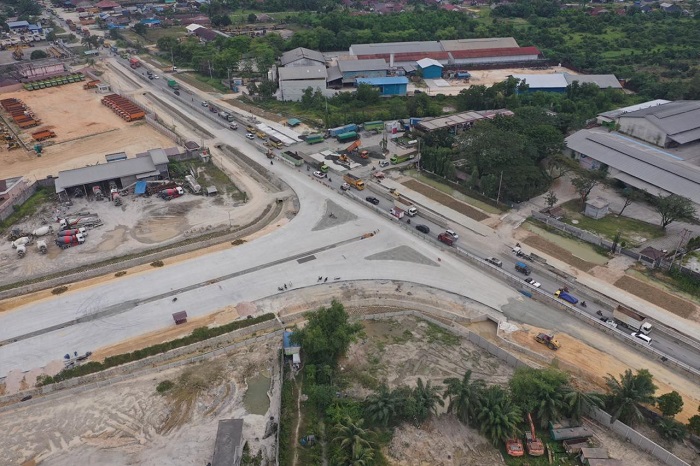 Pekerjaan Simpang Sebidang  Tol Lingkar Pekanbaru, HK Lakukan Detour di Jalan Lintas Sumatera