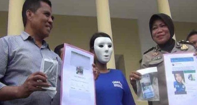 PARAH... Wanita Hamil Ini Jual Diri di Facebook, Siap Layani 1 Laki-laki dan 3 Perempuan Sekaligus
