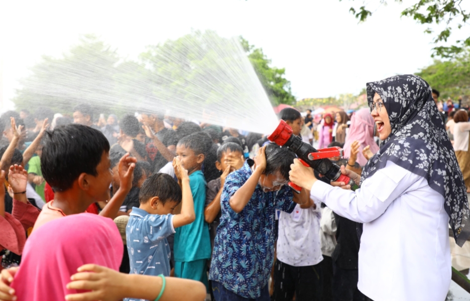 Meriah, Petang Megang Perdana Depan Istana Siak