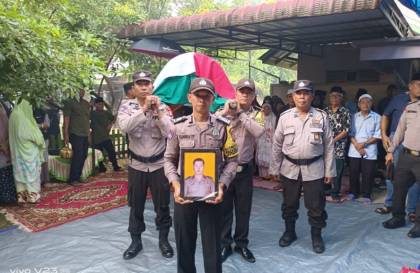 Wakapolres Kuansing Pimpin Pemakaman Bripka Pairus