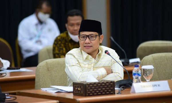 Warga Dilarang Mudik Tapi WNA China Terus  Masuk, Ini Kritik Keras Wakil Ketua DPR...