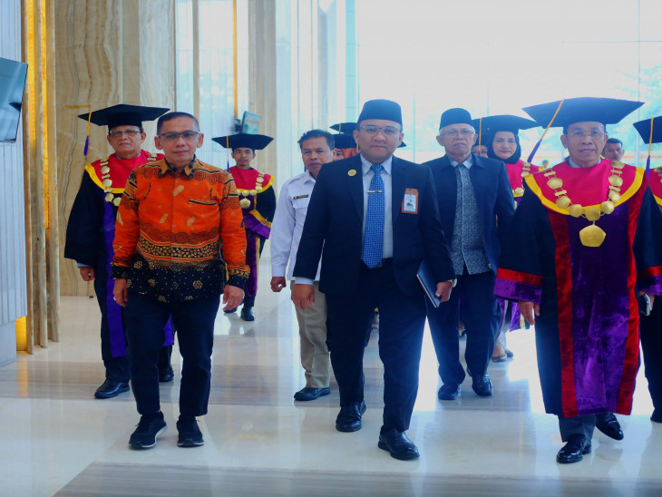 Asisten III  Hadiri Wisuda Angkatan XXI dan Pasca Sarjana  STIE Bangkinang