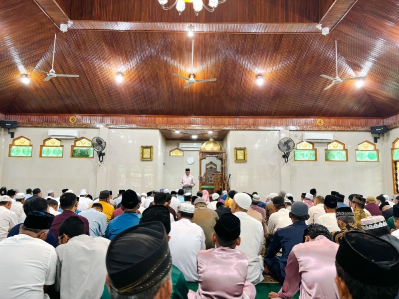 Asisten I Dumai Idul Fitri Momen untuk Menguatkan Kepedulian Sosial