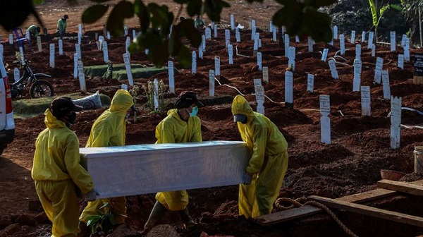 Epidemiolog Universitas Airlangga: Indonesia Belum Lewati Puncak Pandemi Covid-19
