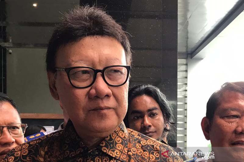 WADUH... Menteri PANRB Buat Aturan Masuk Kantor Pemerintah Kini Wajib Pakai Aplikasi Pedulilindungi