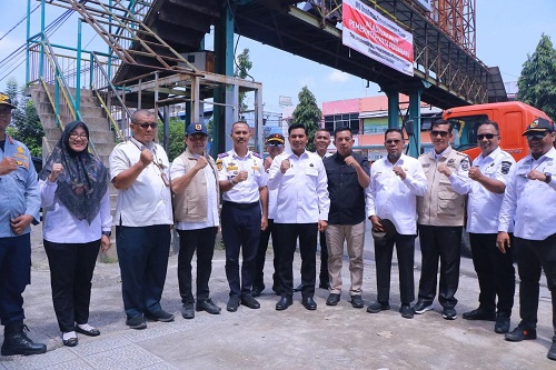 Sekdako Pekanbaru Pimpin Pengambilalihan Empat Unit JPO