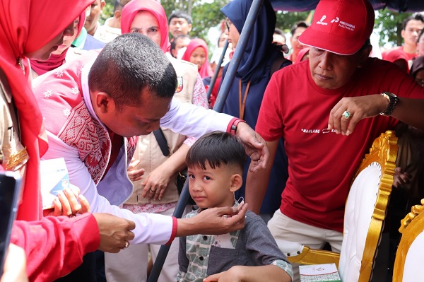Pemko Pekanbaru Gandeng Sentra Abiseka Serahkan Bansos ke Masyarakat Membutuhkan