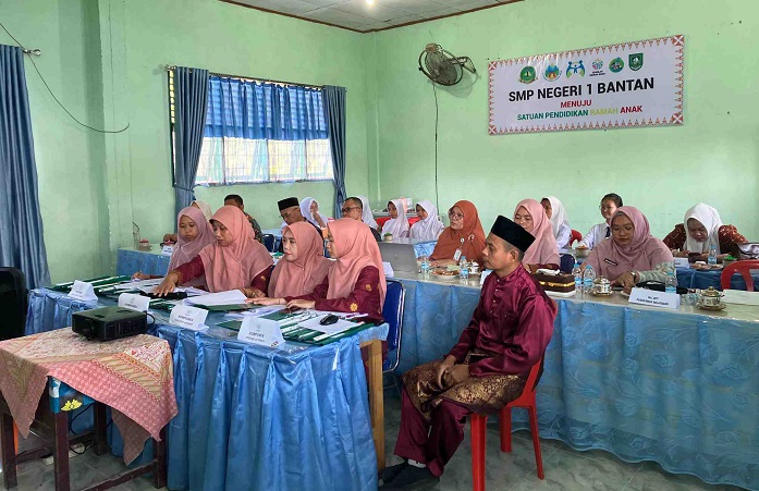 SMPN 1 Bantan Jadi Sekolah Pertama di Bengkalis yang Tersertifikasi  Ramah Anak