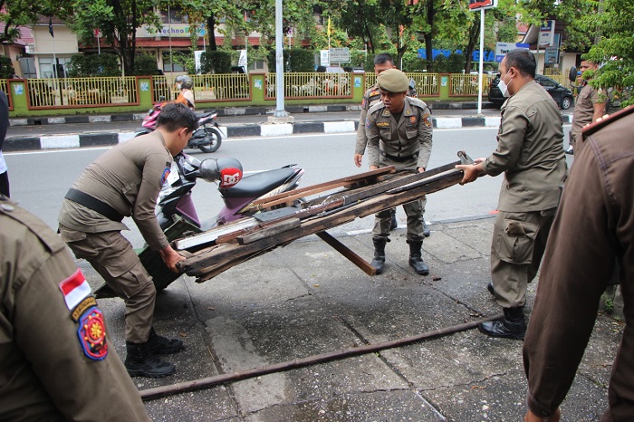 Satpol PP Sterilkan Rute Tour de Muara Takus dari PKL