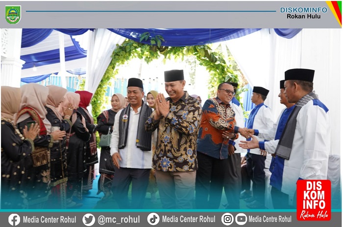 Wabup Rokan Hulu H. Indra Gunawan Hadiri Acara Batagak Gadang Malewakan Gala Suku Sikumbang di Padang Pariaman