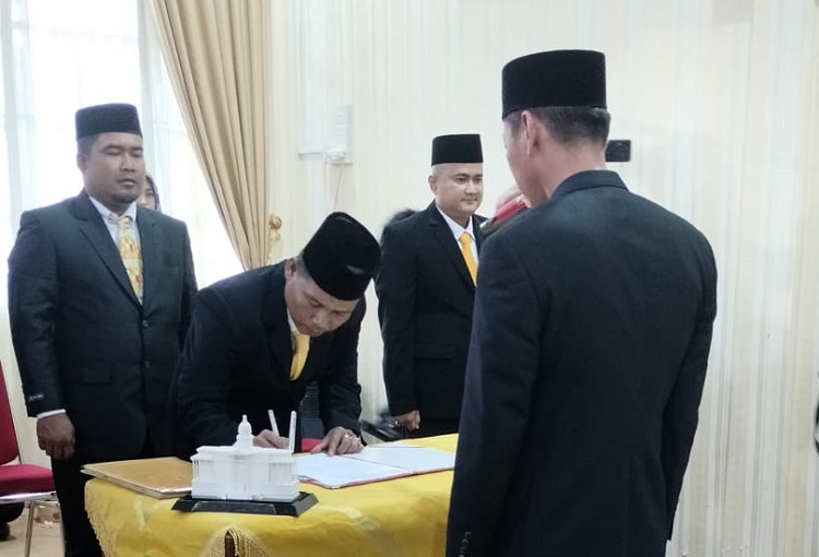 Bupati Rohil Lantik Rahman Selaku Dirut Sarana Pembangunan Rohil