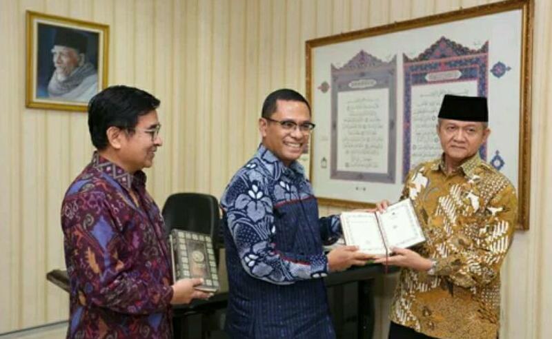 Melalui MUI, Sinar  Mas Wakafkan Ratusan Mushaf Al Quran