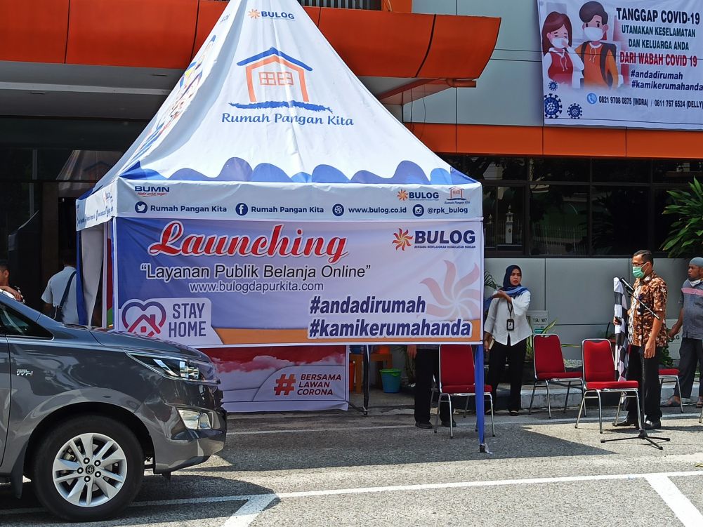 Bulog Riau Launching Layanan Belanja Online dan Gelar Sembako Murah