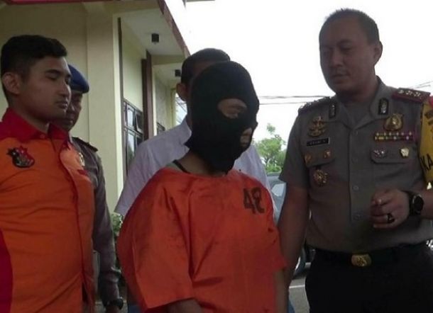 Murka Pergoki Istri Selingkuh, Jumali Bunuh Holifah, 'Yang Kau Temani Tidur Itu Bapakku'