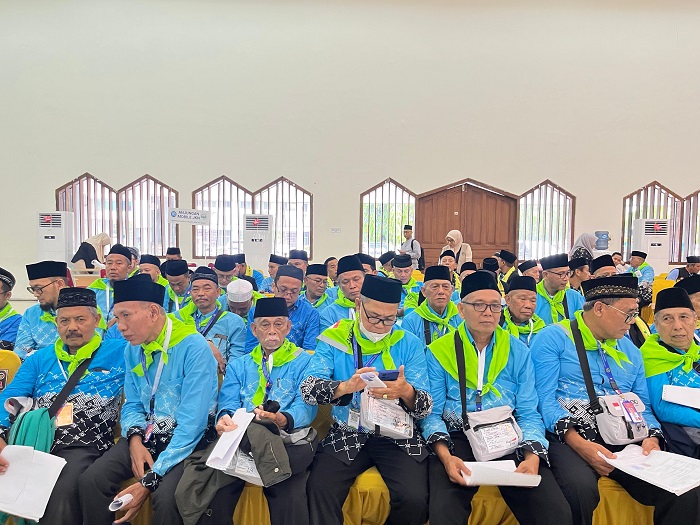 883 Jemaah Haji Riau Menuju Madinah