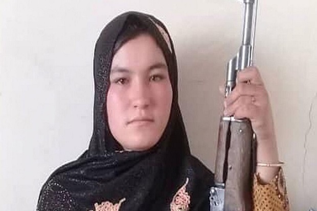 Balas Dendam Atas Kematian Orangtuanya, Gadis 15 Tahun Ini Habisi 2 Milisi Taliban dengan Senapan AK-47