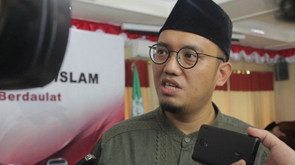 Dahnil: Data Jokowi  Bangun Jalan 191.000 Kilometer, Ace Syadzily Bilang Hanya Perbaikan, Emang Simsalabim...