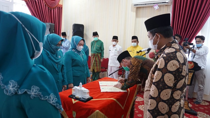 Bupati Rohil Kukuhkan Ketua Tim Penggerak PKK