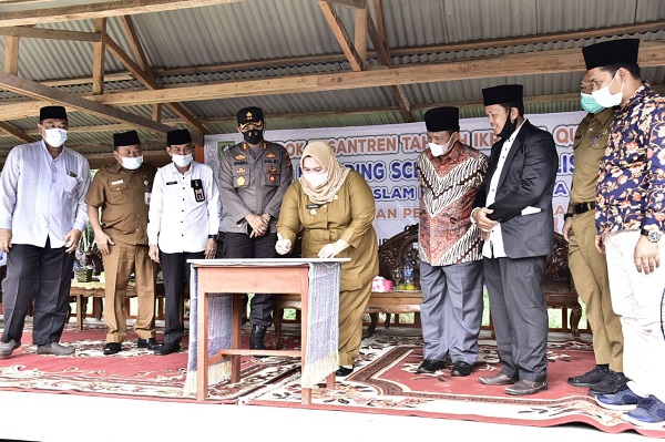 Bupati Kasmarni Resmikan Gedung Pondok Tahfidz IQ Boarding School Pangkalan Batang