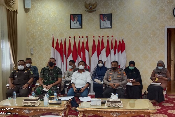 Realisasi Vaksinasi Rohil Terendah, Ini Perintah Bupati Afrizal Sintong  pada Camat dan Kepenghuluan...