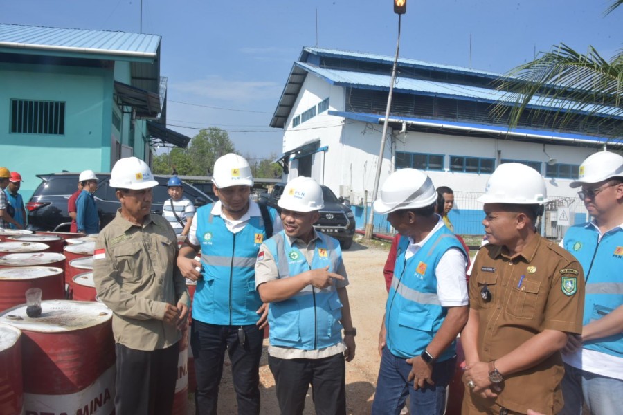 Tinjau PLTD Pangkalan Batang, Wabup Bagus Berharap Listrik bawah Laut segera Terealisasi
