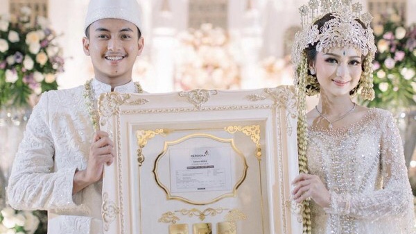 Sebuah musibah tak terduga menimpa calon pengantin di hari pernikahan mereka.