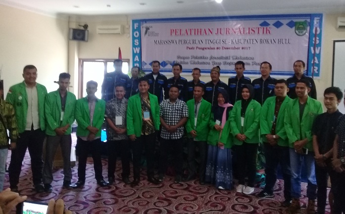 Gelar Pelatihan Jurnalistik, Foswar Hadirkan Tokoh Pers Riau