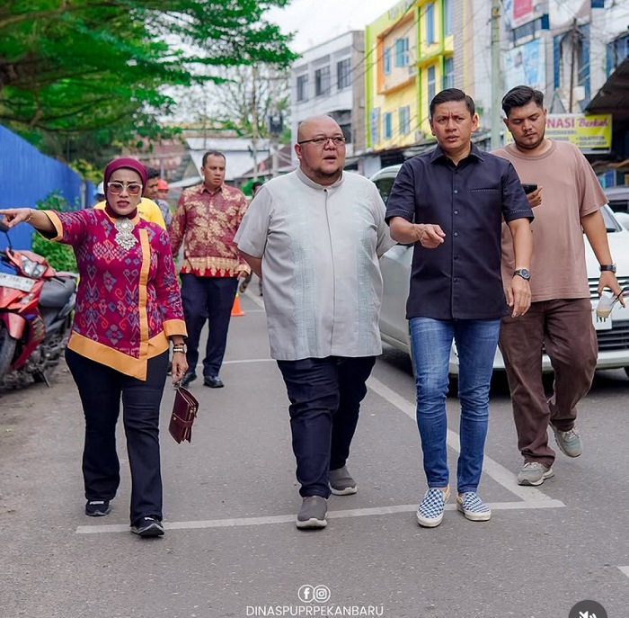 Dinas PUPR  dan BWSS III Tinjau Drainase Sekitar Pasar Bawah