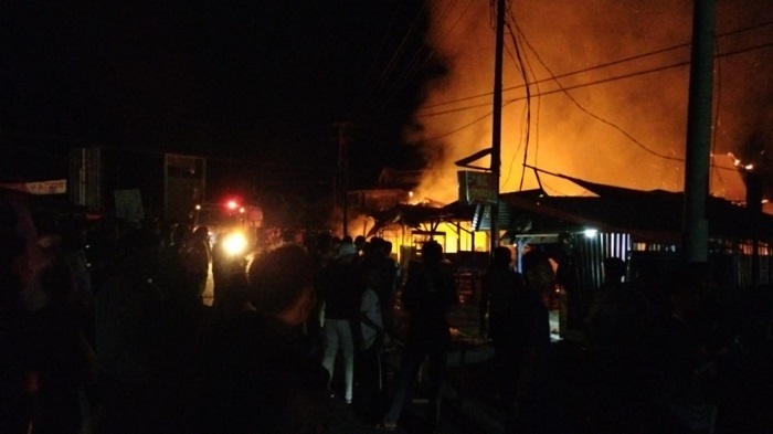 4 Unit Ruko di Pasar Benai Ludes Dilalap Api