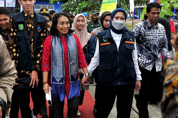Menteri Bintang Kunjungi Desa Ramah Perempuan dan Peduli Anak di Japura