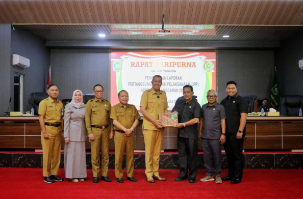 Pemkab Meranti Serahkan LPP APBD 2024 kepada DPRD