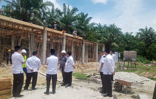 Kanwil Kemenag  Riau Monitoring Pembangunan MTs Negeri 5 di Tambusai Utara