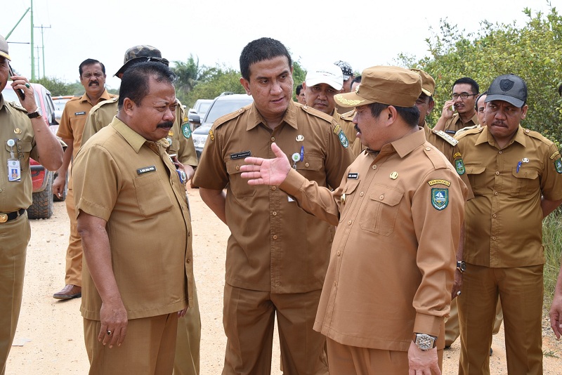Bupati Amril Minta Kadis PUPR Selesaikan Pembangunan Tiga Kantor Camat Baru Tahun 2019