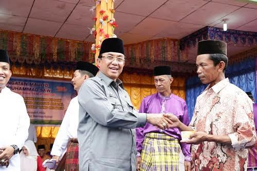 Diserahkan Bupati, 2.325 Nelayan Terima Kartu Asuransi dari Pemkab Inhil