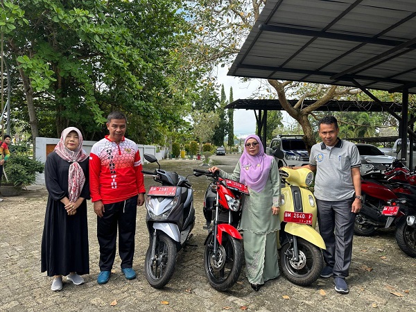 Maksimalkan Pelayanan Kepada Masyarakat, Bupati Kampar Serahkan Kenderaan Operasional Ke Beberapa OPD