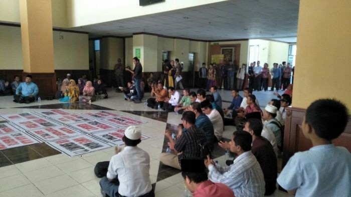 Hampir 2 Tahun Tak Terima Tunjangan, Ratusan Dosen Demo, Kampus UIN Suska Riau 'Lumpuh'