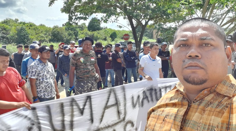 Dinilai Tak Ada Kontribusi ke Pemda dan Masyarakat, Ratusan Massa Demo PT EMP Kalila di Langgam