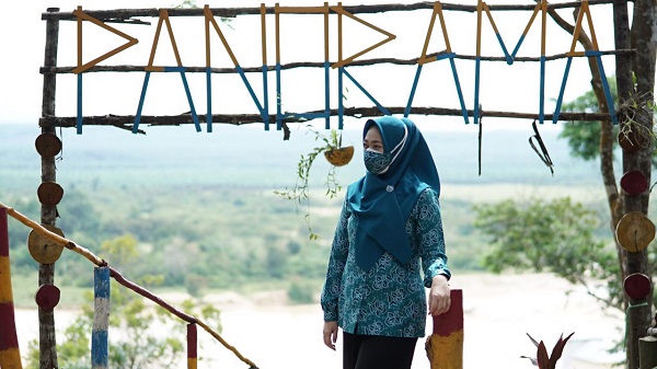 Kunjungi Objek Wisata Bukit Cokiak, Wella: Panorama Tak Kalah Menawan di Lintas Pekanbaru-Telukkuantan