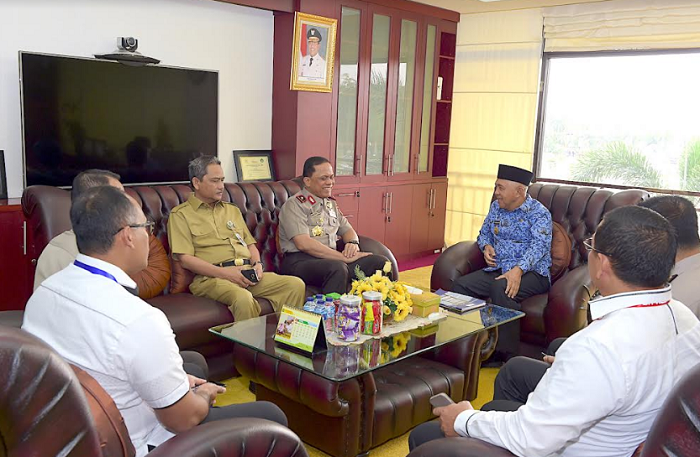 Silaturrahmi, Kapolda Riau Temui Gubri, Ini yang Dibahas