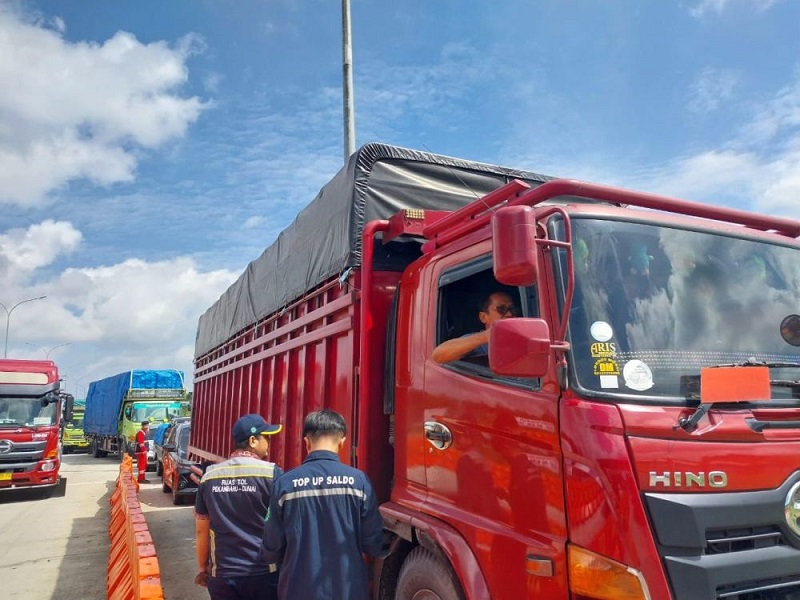 Tol Trans Sumatera di Riau Alami Lonjakan Volume Kendaraan