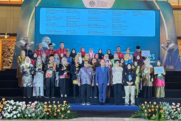 SMPN 2 Mandau Raih Adiwiyata Mandiri 2025, Penghargaan Tertinggi Bidang Lingkungan