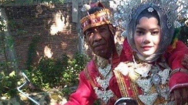 Beda Usia 39 Tahun, Gadis Cantik Ini Ikhlas Dipinang Duda 60 Tahun, Bukan Karena Harta, Tapi...