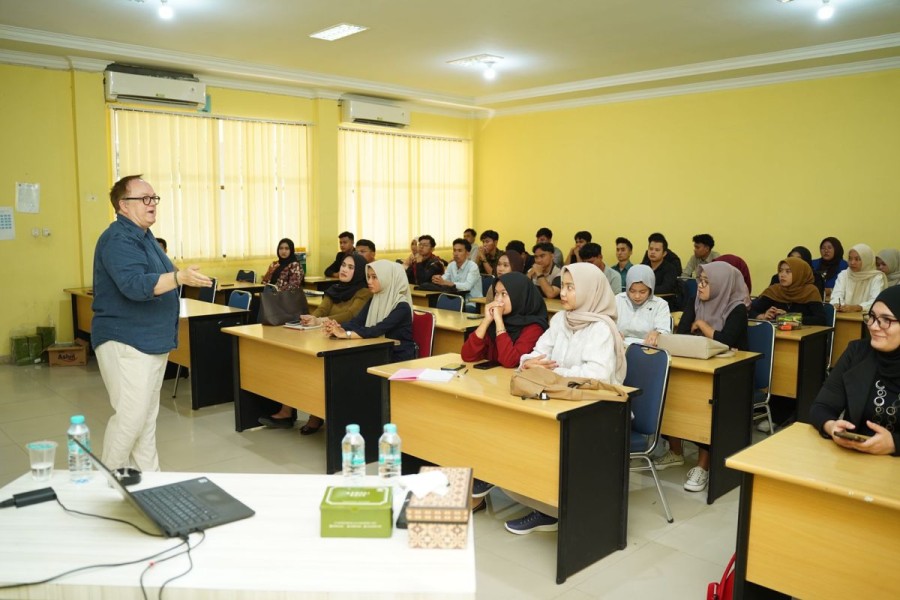 Prodi Pendidikan Akuntansi FKIP UIR Tawarkan Kurikulum Kontekstual dan Literasi Investasi untuk Generasi Unggul
