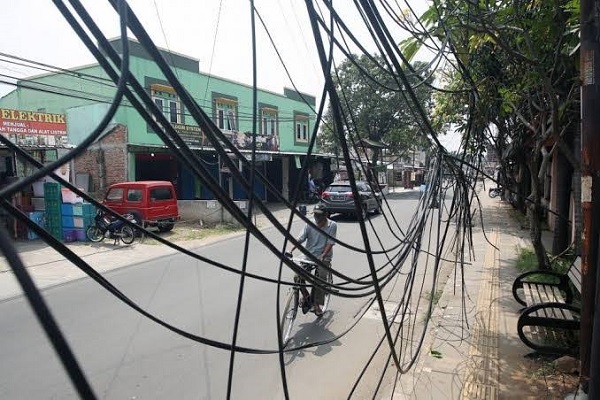 SIAP-SIAP DITERTIBKAN! Kabel FO Penyedia Layanan Internet Bikin Wajah Pekanbaru Sembrawut