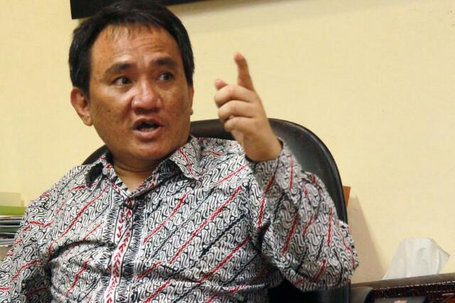 Sindir PDIP, Andi Arief: Mereka Bisa  Lawan Penggeledahan KPK, Tapi Tidak Bisa Ubah Fakta