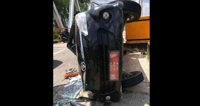 Mobil Plat Merah Kecelakaan Tunggal di Inhil, Begini Nasib Pengemudinya