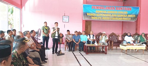 Bagikan 1350 Paket Sembako Korban Banjir, Bupati Rohil Ucapkan Terimakasih Kepada PT. Mass 2