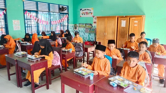 6 SPPG di Kota Dumai Beroperasi Dengan Produksi Ribuan Porsi MBG