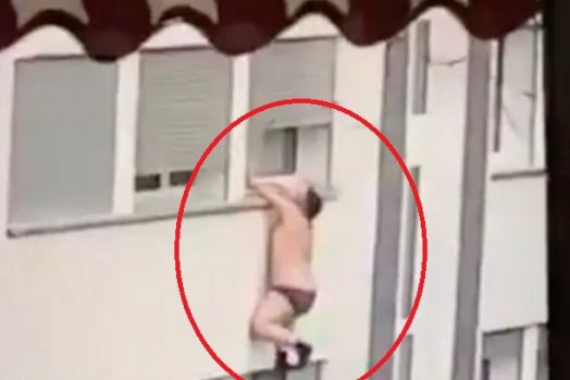 Ampun! Suami Selingkuhan Mendadak Pulang, Pria ini Menggantung di Jendela Hanya Pakai Celana Dalam