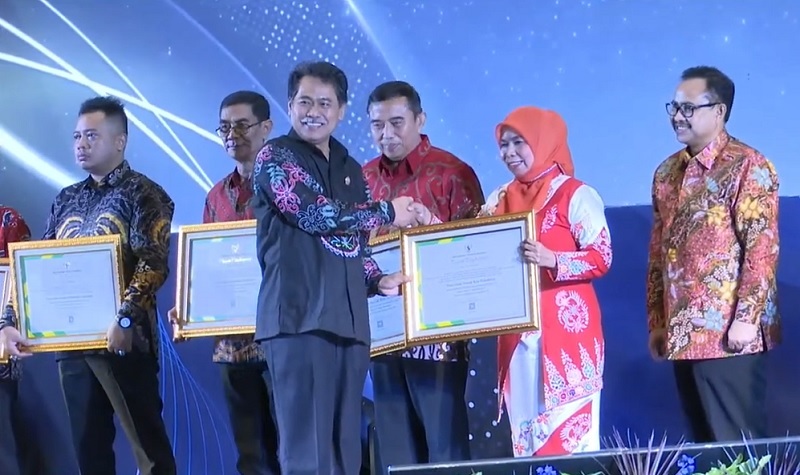 Nilai AA, Pekanbaru Raih Penghargaan Tata Kelola Kearsipan Terbaik di Indonesia